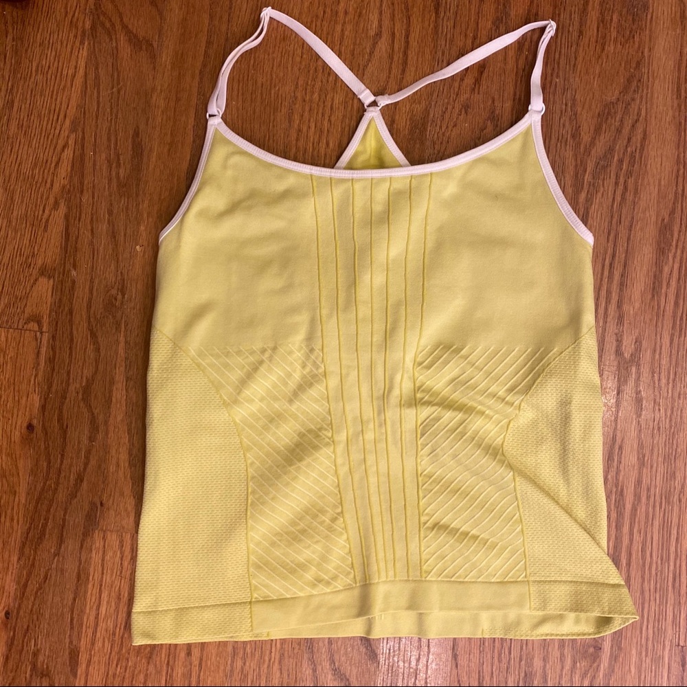 🌸 Nike Dri-fit Seamless Cami Tank with built in bra